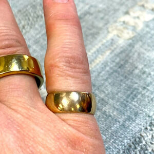 - 409359 14k yg solid band 7.1g sz 7